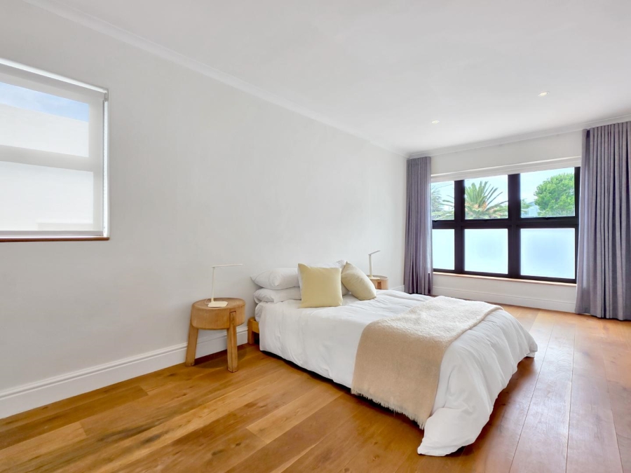 To Let 4 Bedroom Property for Rent in Oranjezicht Western Cape